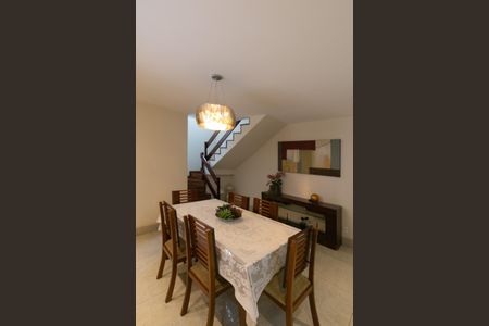 Casa à venda com 208m², 4 quartos e 4 vagasSala de Jantar