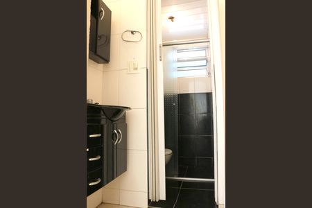 Apartamento para alugar com 44m², 2 quartos e sem vagaBanheiro.