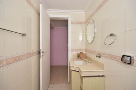 Apartamento à venda com 200m², 4 quartos e 3 vagasBanheiro Suíte 1