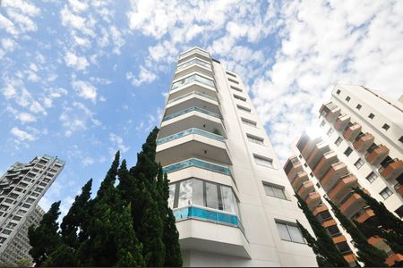 Apartamento à venda com 200m², 4 quartos e 3 vagasFachada