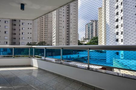 Apartamento à venda com 200m², 4 quartos e 3 vagasVaranda