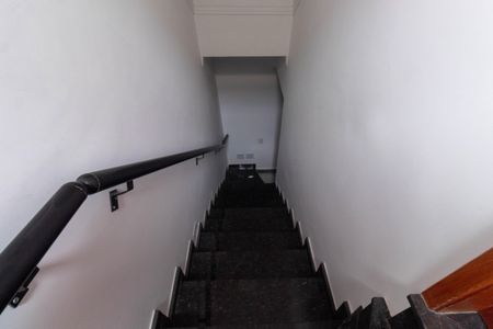 Casa de condomínio à venda com 120m², 2 quartos e 2 vagasEscada