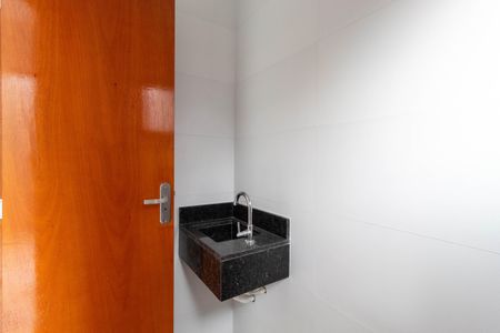 Casa de condomínio à venda com 120m², 2 quartos e 2 vagasLavabo