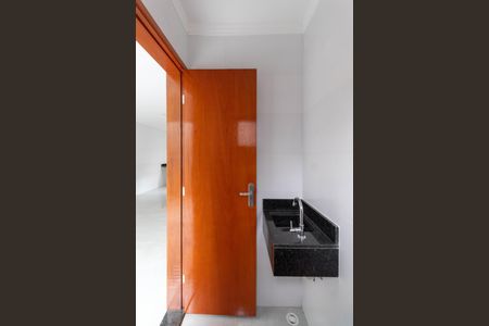 Casa de condomínio à venda com 120m², 2 quartos e 2 vagasLavabo