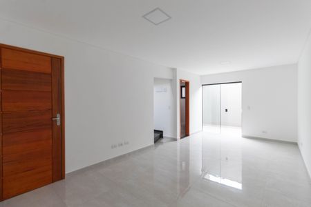 Casa de condomínio à venda com 120m², 2 quartos e 2 vagasSala/Cozinha