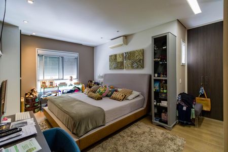 Apartamento à venda com 163m², 3 quartos e 3 vagas Apartamento à venda com 163m², 3 quartos e 3 vagasSuíte 3