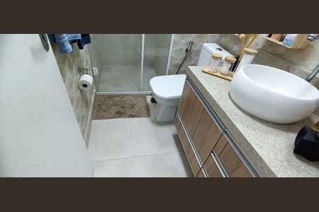 Apartamento à venda com 80m², 3 quartos e 1 vaga Apartamento à venda com 80m², 3 quartos e 1 vagaBanheiro