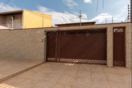 Casa à venda com 270m², 3 quartos e 4 vagasFachada