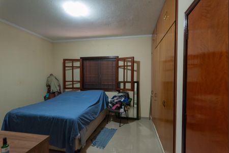 Casa à venda com 270m², 3 quartos e 4 vagasSuíte 2