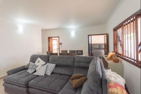 Casa à venda com 270m², 3 quartos e 4 vagasSala