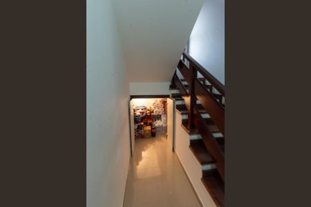 Casa à venda com 270m², 3 quartos e 4 vagasEscada