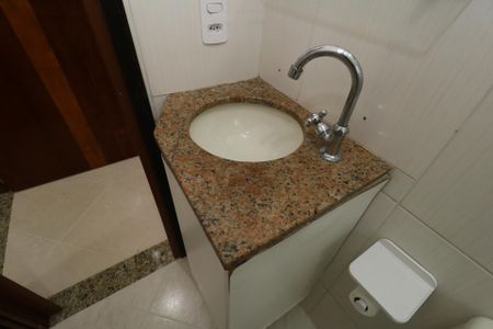 Apartamento para alugar com 124m², 2 quartos e 2 vagasBanheiro Social - Pia