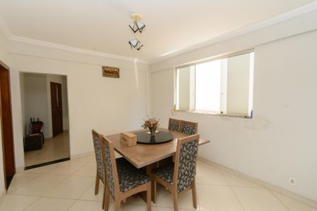 Casa à venda com 300m², 4 quartos e 7 vagasSala de Jantar