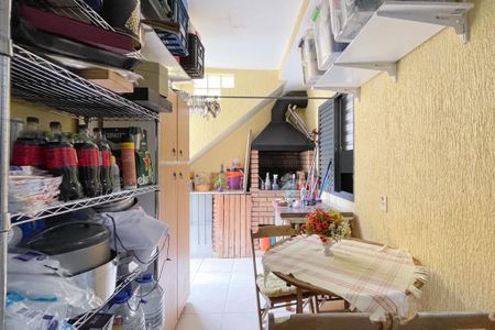 Casa à venda com 175m², 4 quartos e 2 vagasÁrea - Churrasqueira