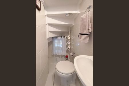 Casa à venda com 175m², 4 quartos e 2 vagasLavabo