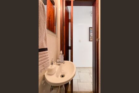Casa à venda com 175m², 4 quartos e 2 vagasLavabo