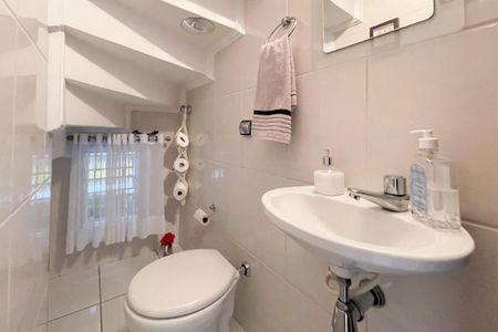 Casa à venda com 175m², 4 quartos e 2 vagasLavabo