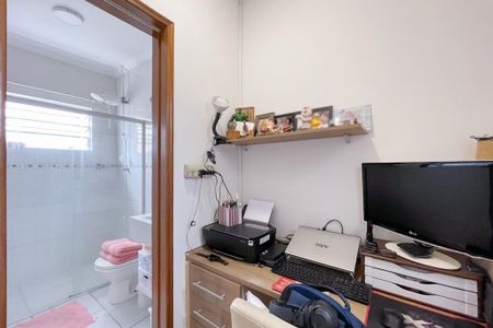 Casa à venda com 175m², 4 quartos e 2 vagasEscritório - Suíte