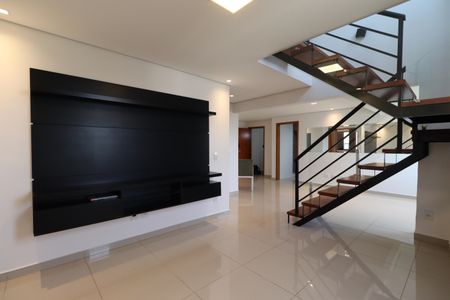 Apartamento para alugar com 140m², 2 quartos e 2 vagasSala