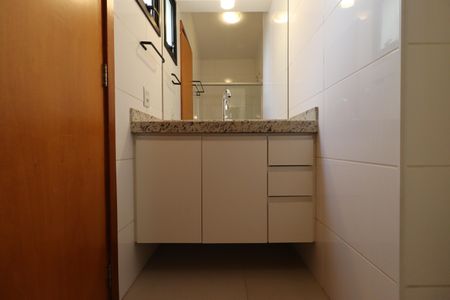 Apartamento para alugar com 140m², 2 quartos e 2 vagasBanheiro da Suíte 2
