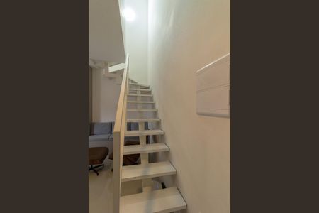 Apartamento à venda com 46m², 1 quarto e 1 vagaEscada