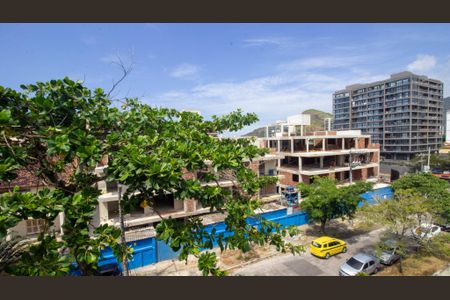 Apartamento à venda com 199m², 3 quartos e 3 vagas Apartamento à venda com 199m², 3 quartos e 3 vagasVaranda