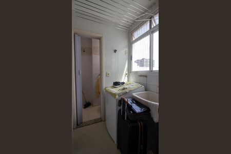 Apartamento à venda com 199m², 3 quartos e 3 vagas Apartamento à venda com 199m², 3 quartos e 3 vagasCozinha e Área de Serviço