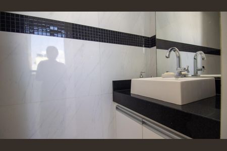 Apartamento à venda com 199m², 3 quartos e 3 vagas Apartamento à venda com 199m², 3 quartos e 3 vagasLavabo