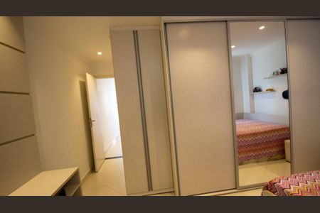 Apartamento à venda com 199m², 3 quartos e 3 vagas Apartamento à venda com 199m², 3 quartos e 3 vagasSuíte 2