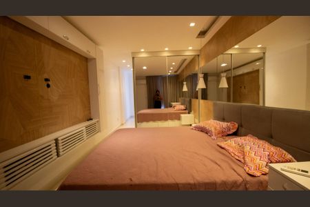 Apartamento à venda com 199m², 3 quartos e 3 vagas Apartamento à venda com 199m², 3 quartos e 3 vagasSuíte 1