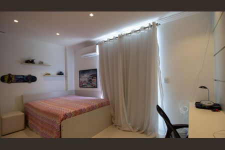 Apartamento à venda com 199m², 3 quartos e 3 vagas Apartamento à venda com 199m², 3 quartos e 3 vagasSuíte 2