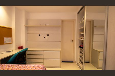 Apartamento à venda com 199m², 3 quartos e 3 vagas Apartamento à venda com 199m², 3 quartos e 3 vagasSuíte 3