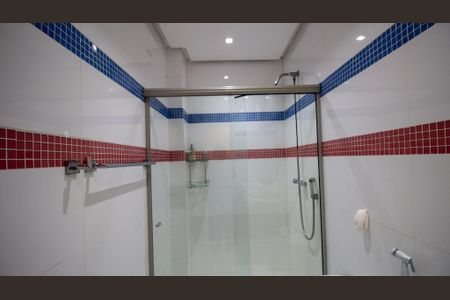 Apartamento à venda com 199m², 3 quartos e 3 vagas Apartamento à venda com 199m², 3 quartos e 3 vagasBanheiro da Suíte 2 e 3