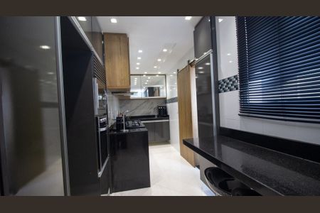 Apartamento à venda com 199m², 3 quartos e 3 vagas Apartamento à venda com 199m², 3 quartos e 3 vagasCozinha e Área de Serviço