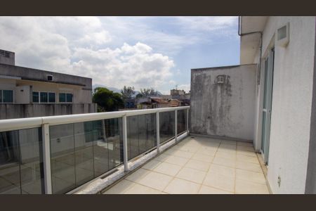 Apartamento à venda com 199m², 3 quartos e 3 vagas Apartamento à venda com 199m², 3 quartos e 3 vagasVaranda da Suíte 1 e 2