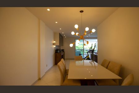 Apartamento à venda com 199m², 3 quartos e 3 vagas Apartamento à venda com 199m², 3 quartos e 3 vagasSala