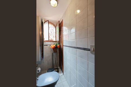 Casa à venda com 320m², 4 quartos e 2 vagasLavabo