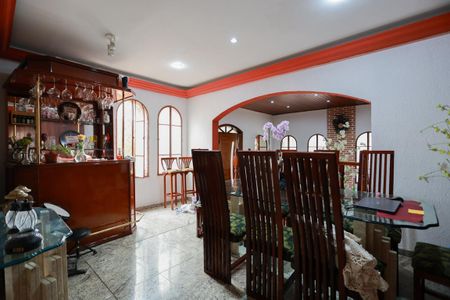 Casa à venda com 320m², 4 quartos e 2 vagasSala de jantar