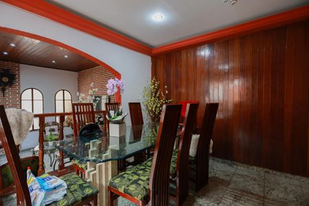 Casa à venda com 320m², 4 quartos e 2 vagasSala de jantar