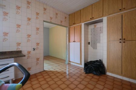 Casa à venda com 320m², 4 quartos e 2 vagasEdícula - Cozinha