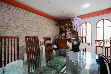 Casa à venda com 320m², 4 quartos e 2 vagasSala de jantar
