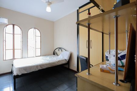 Casa à venda com 320m², 4 quartos e 2 vagasSuíte 3