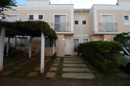 Casa de condomínio para alugar com 100m², 2 quartos e 2 vagasFachada