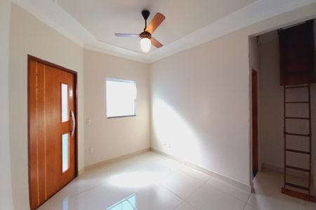 Casa para alugar com 200m², 3 quartos e 2 vagas Casa para alugar com 200m², 3 quartos e 2 vagasSala