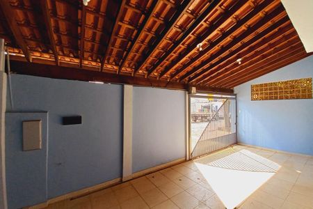 Casa para alugar com 200m², 3 quartos e 2 vagas Casa para alugar com 200m², 3 quartos e 2 vagasVista do Quarto 2