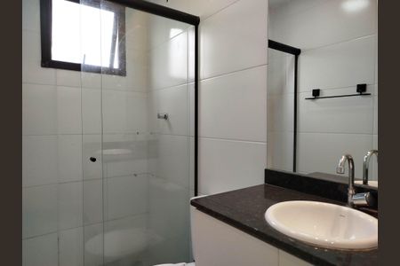 Apartamento à venda com 64m², 2 quartos e sem vaga Apartamento à venda com 64m², 2 quartos e sem vagaBanheiro Social