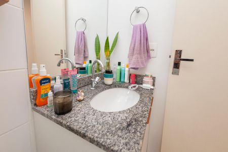 Apartamento à venda com 55m², 2 quartos e 1 vagaBanheiro 2