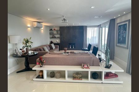 Apartamento à venda com 380m², 4 quartos e 5 vagasFoto 02