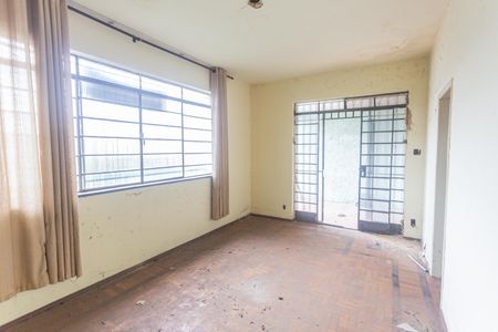 Casa à venda com 400m², 3 quartos e 4 vagasSala