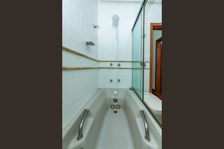 Apartamento para alugar com 230m², 4 quartos e 2 vagasBanheiro da Suíte 1